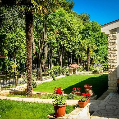 Holiday Home Sofia Пореч Екстериор снимка