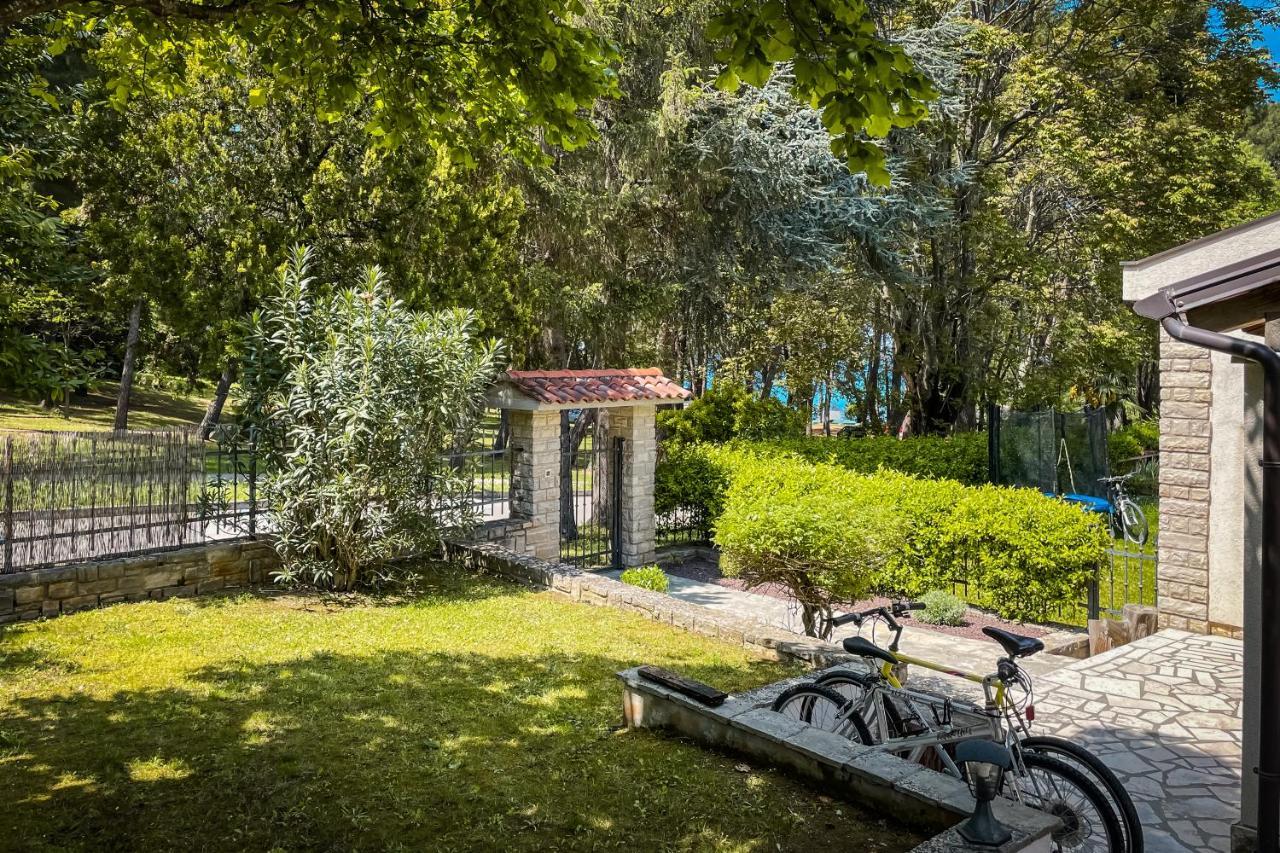 Holiday Home Sofia Пореч Екстериор снимка